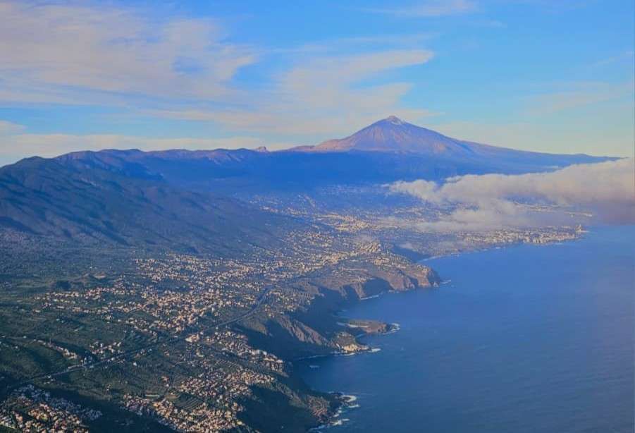 Hoy es el Día de Canarias y hay mucho que celebrar, pero hacerlo mirando hacia otro lado no es orgullo sino anestesia